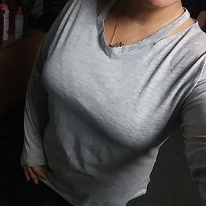 Long sleeve shirt with shoulder holes